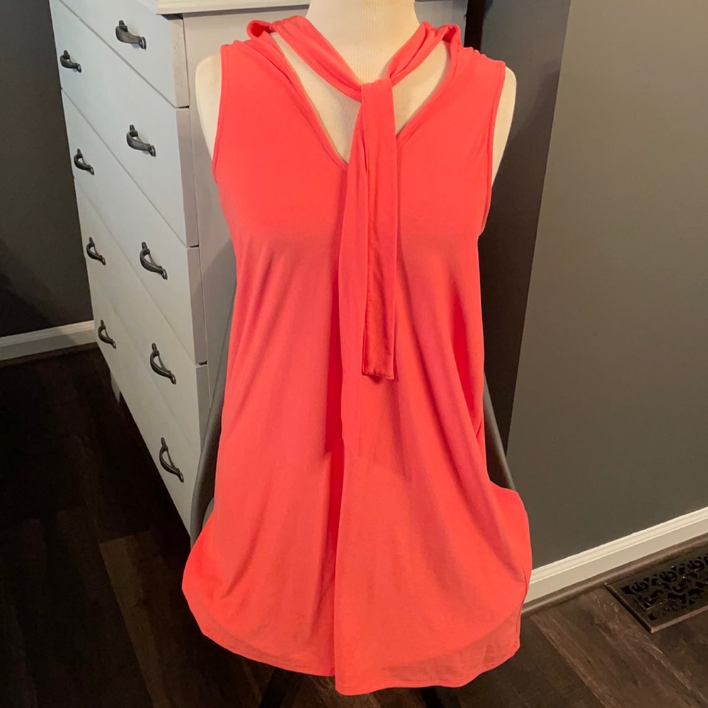 Women’s Sleeveless Coral Dress - M